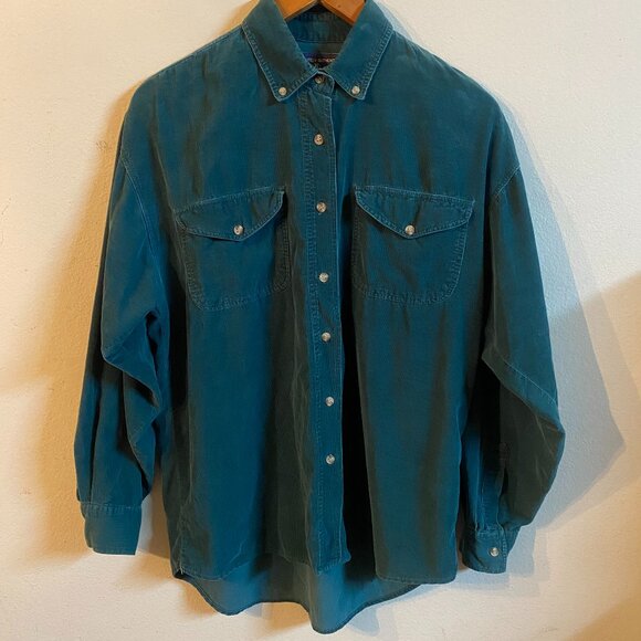 AT LAST MEDIUM GREEN LONG SLEEVE BUTTON DOWN COLLARED POCKET SHIRT - Picture 1 of 3